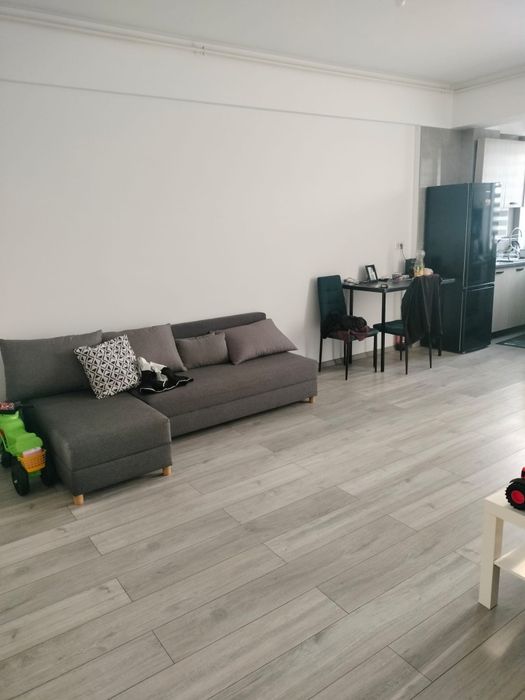 Vand apartament 2 camere tip studio