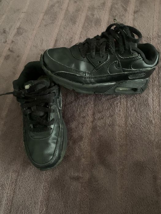 Маратонки на nike 33 номер