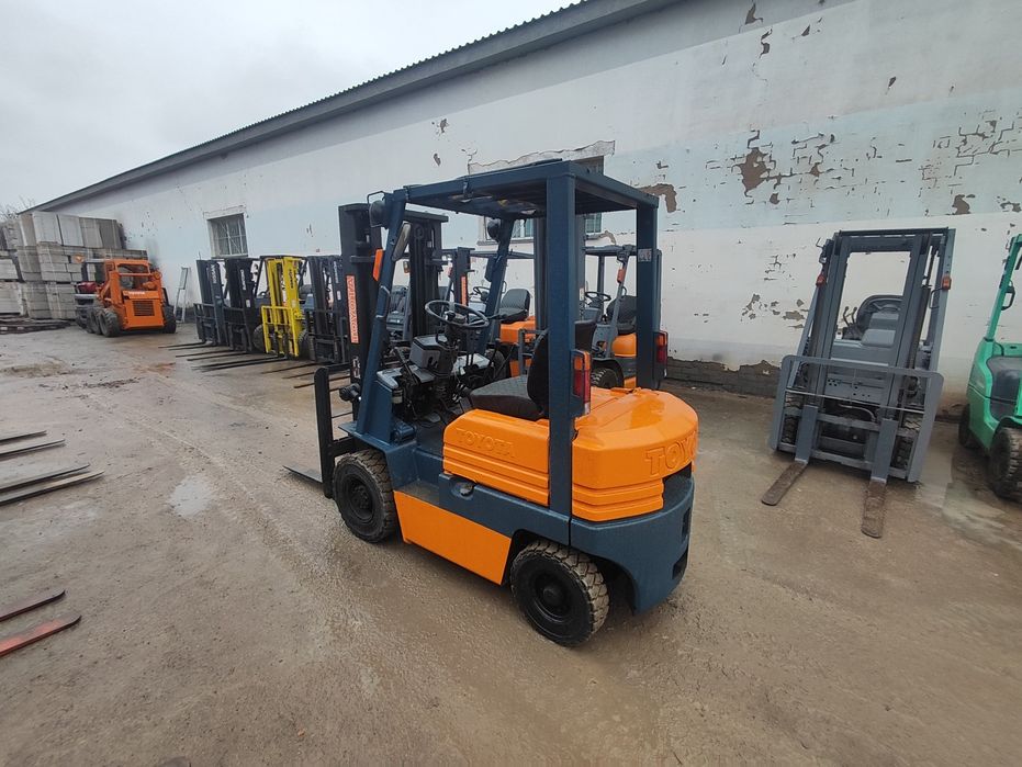 Продам вилочный погрузчик. Кара