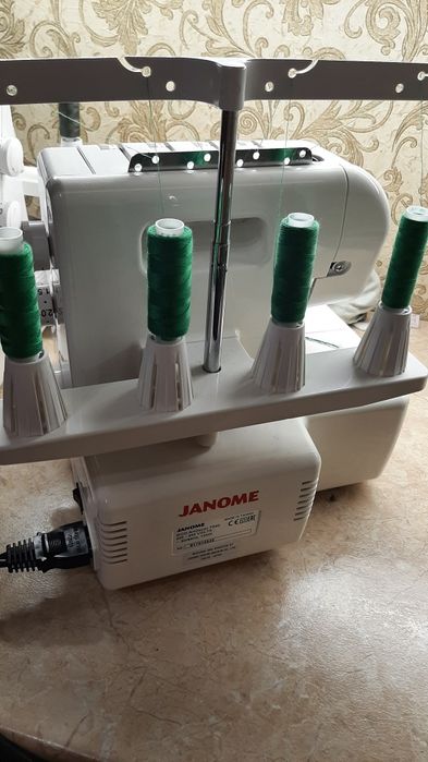 Оверлок Janome 724D ArtDecor.
