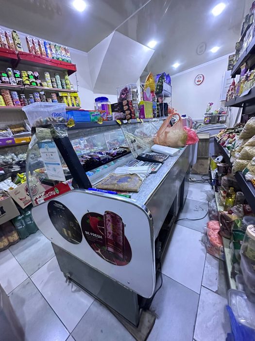 Витриный холадильник