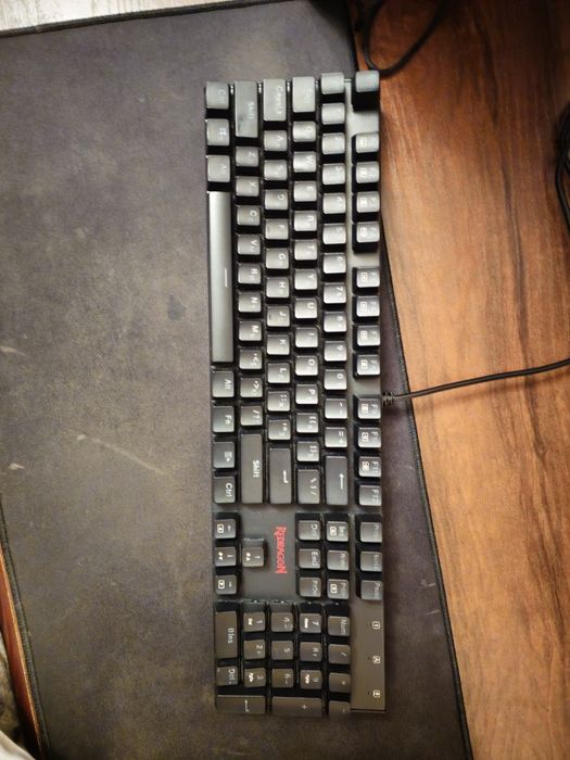 Компьютер, Монитор, Клавиатура. Наушники-Бесплатно.