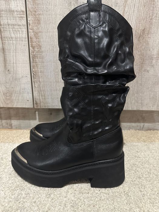 Дамски ботуши нови