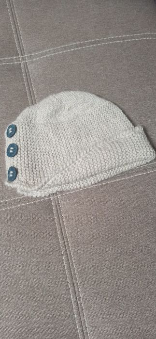 Продам шапки для девочки