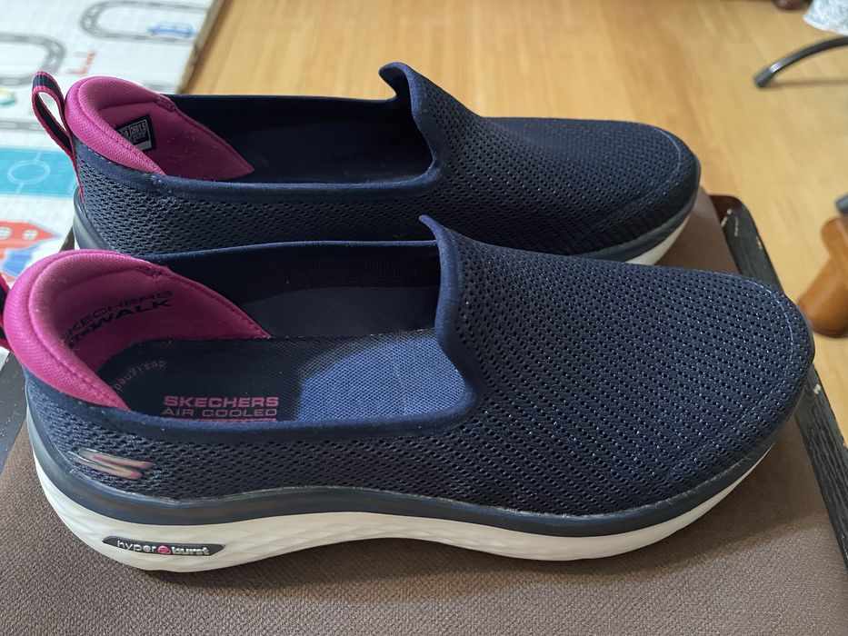 кроссовки Skechers