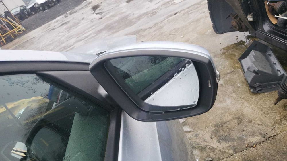 Oglinda electrica stanga/dreapta skoda octavia 3
