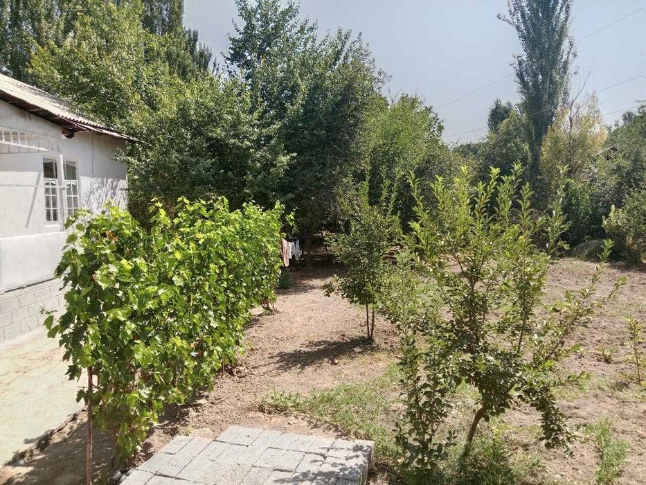 Uy sotiladi  yaxshi joydan