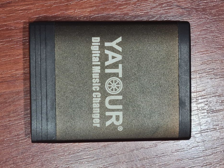 Adaptor Multimedia Yatour YT-M06