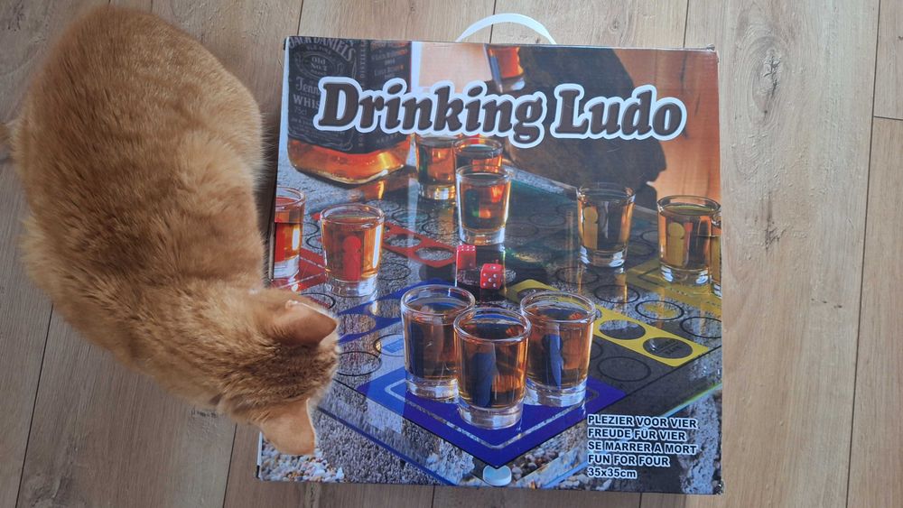 joc de baut pentru cadou/petreceri DRINKING LUDO