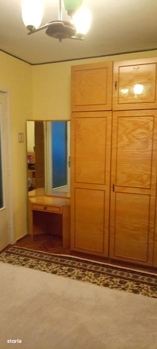Apartament cu 3 camere, balcon, Decebal