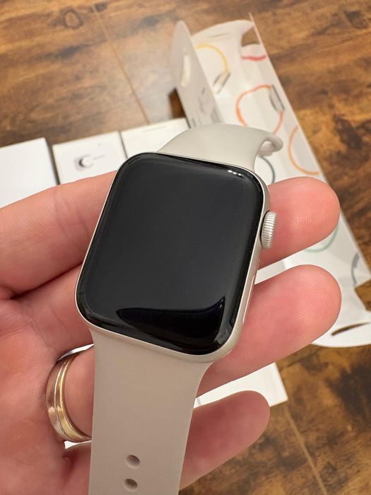 Ceas smartwatch Apple SE 2