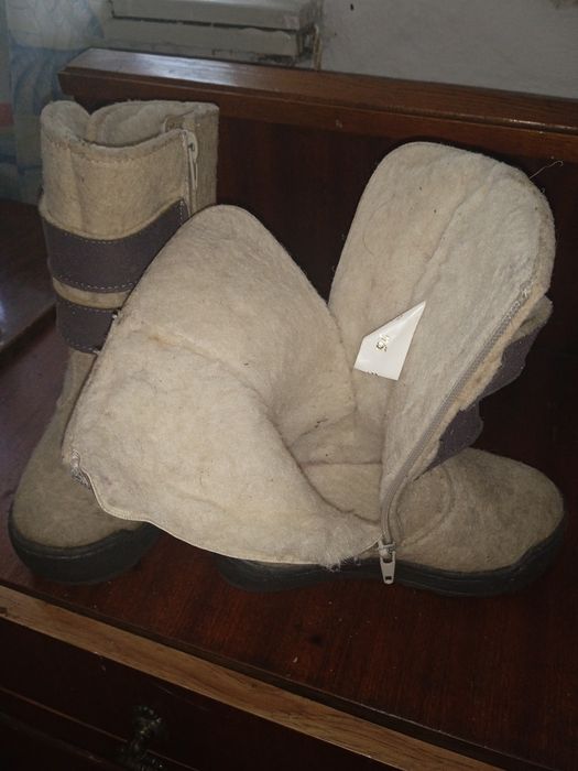 Продам детские сапоги