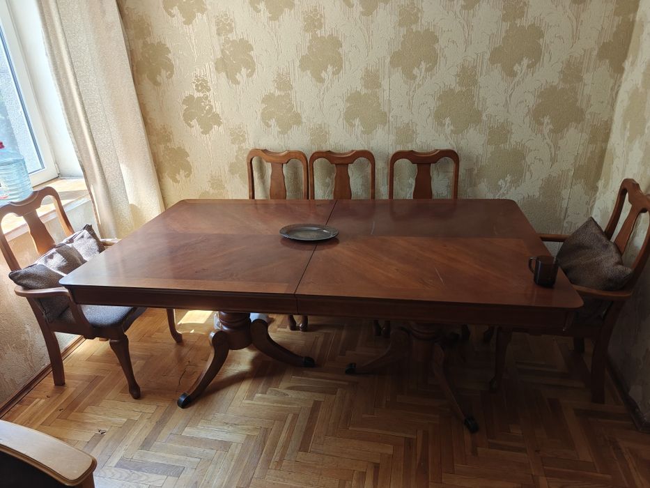 Продам стол и стулья