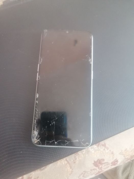 Oppo A9 2020 продам. Экран не рабочий