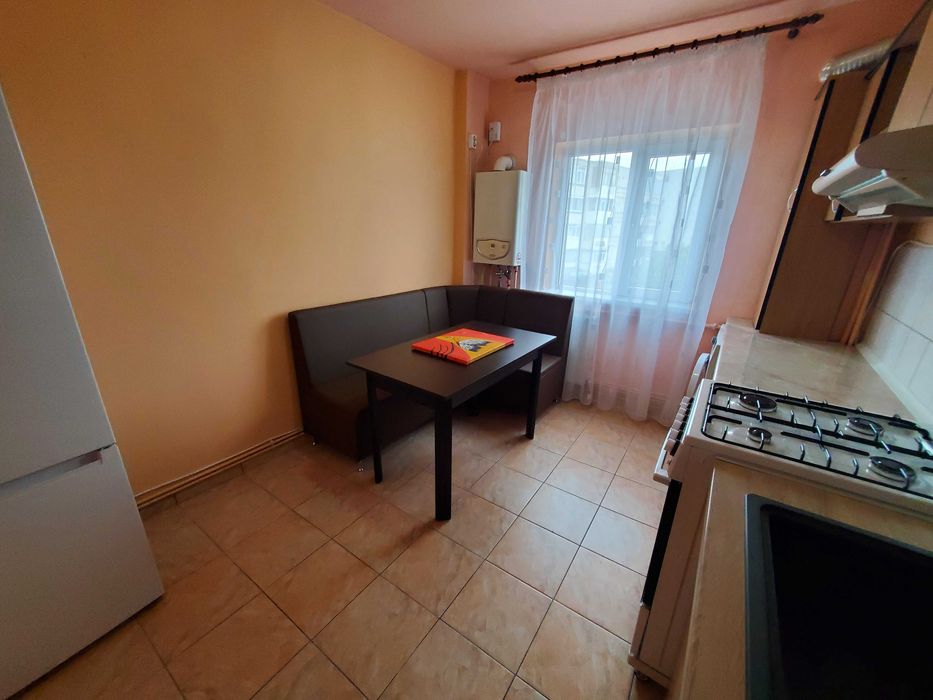Apartament 2 Camere, Decomandat, Zona de jos, Onesti