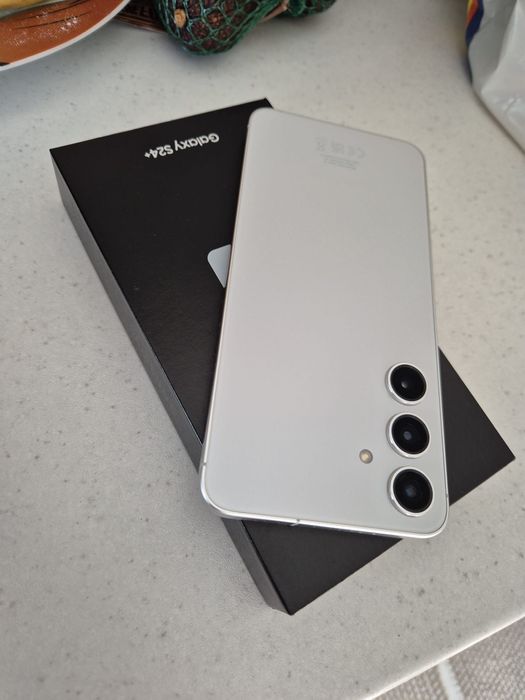 Vand Samsung S24 plus in garantie