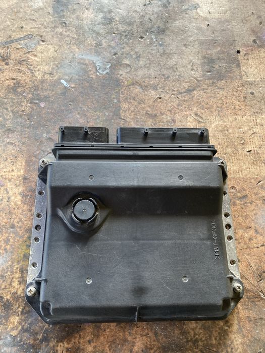 Компютър  за двигател на тойота ярис 1.3 бензин