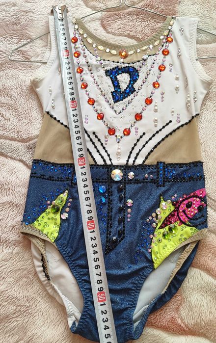 трико за художествена гимнастика