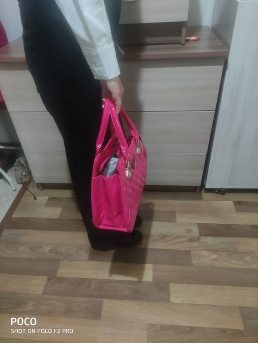 Сумка Авон 4000 тг.