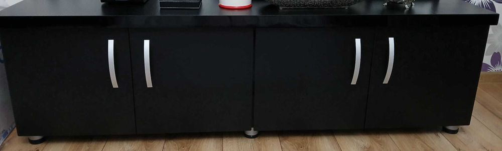 Comoda tv  e că și noua