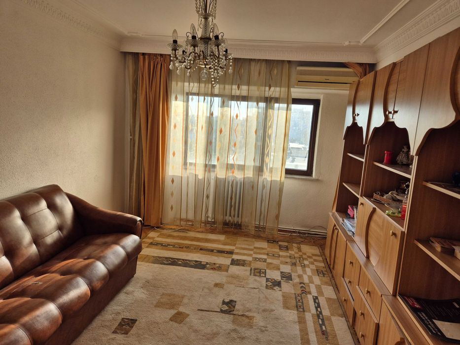 Persoana fizica vand apartament 3 camere 78 mp decomandat Bd Pacurari