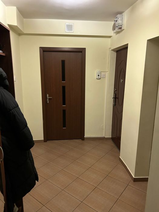 Vand apartament 3 camere, gara ,persoana fizica