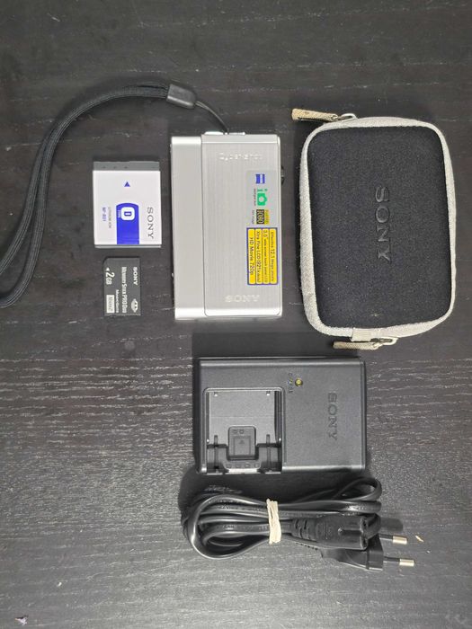 Aparat foto digital compact Sony Cybershot T900 12.1MP 4xZoom Touchscreen Zeiss lens