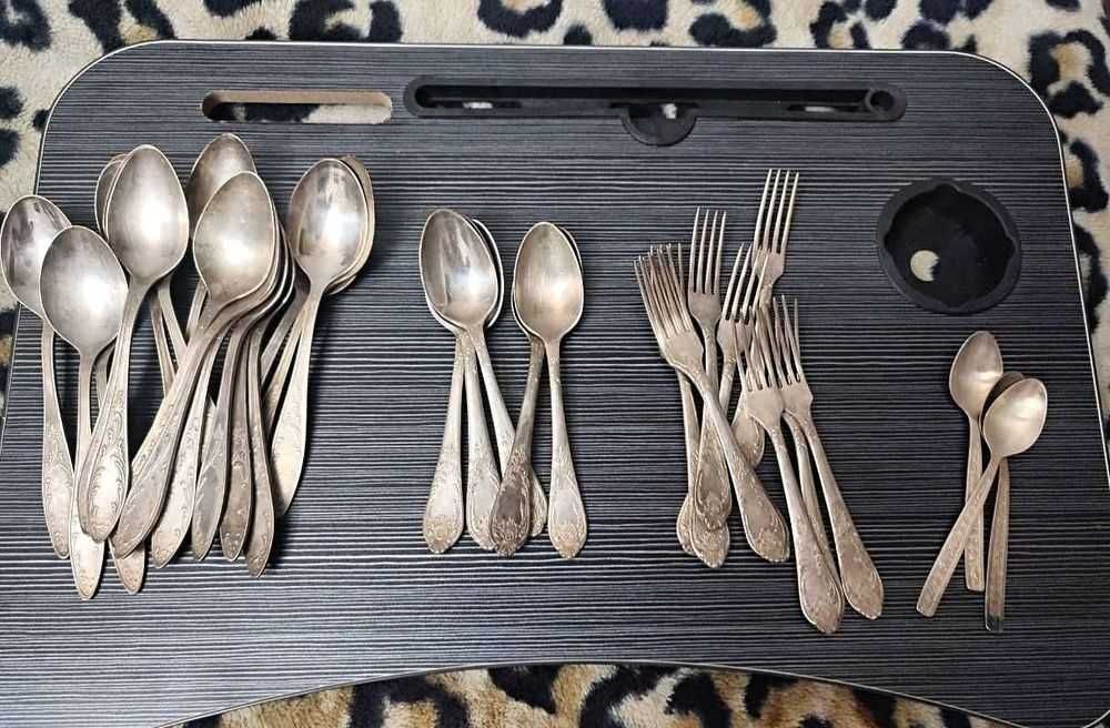 Продаются мельхиоровые ложки и вилки