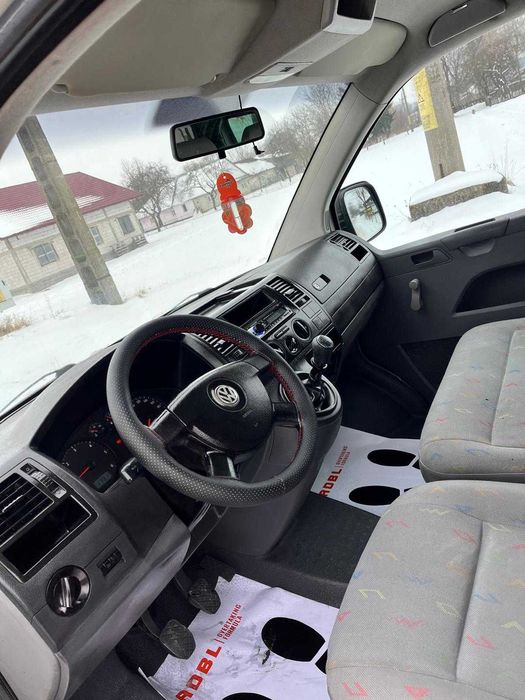 Vand  volkswagen Transporter T5 cu 6 locuri si duba modelu lung