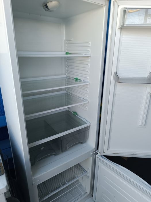 Продам холодильник