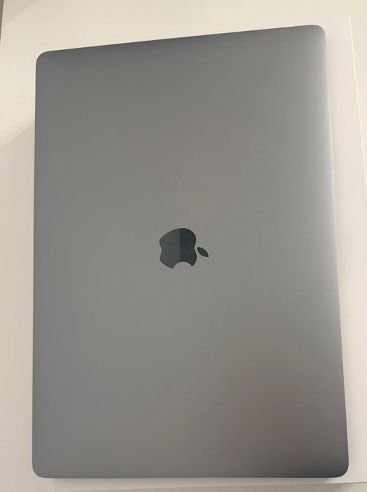 MacBook Pro 15" A1990