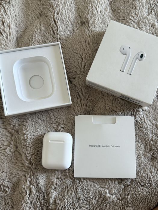 Продам Airpods 1