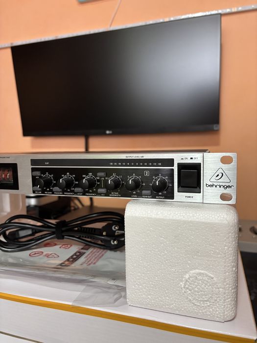Behringer MIC 2200 V2 preamplificator linie si microfon cu tub in GARANTIE 2027
