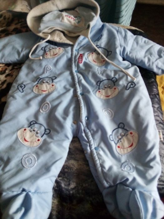 Продам детский комбинезон