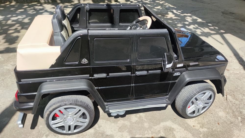 Детска акумулаторна кола Mercedes