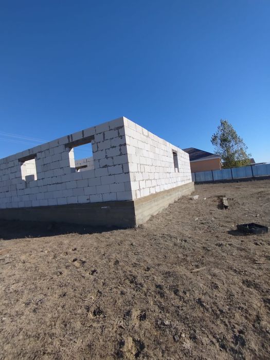 Дом недостроенный