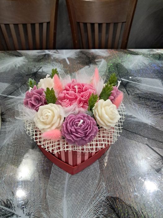 Vand aranjamente flori din ceara