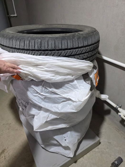 Продам летние шины Yokohama