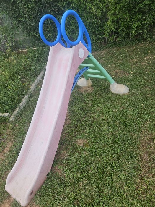 Topogan Cutie de nisip cu capac 150 lei ambele