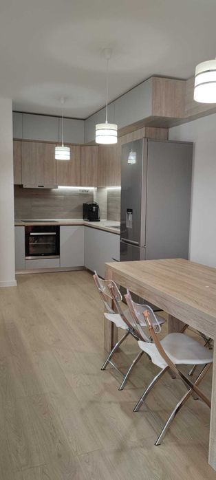 Inchiriez apartament 2 camere, utilat, 1 loc parcare