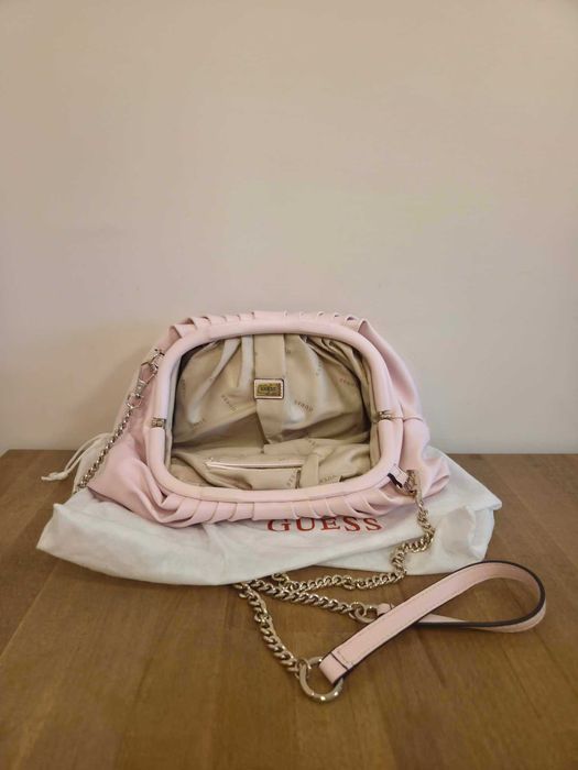 Guess дамска чанта