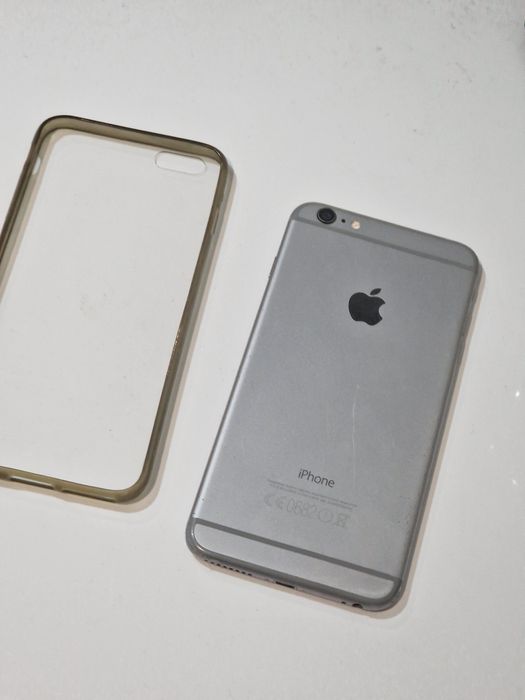 Telefon iphone  cu  display fisurat
