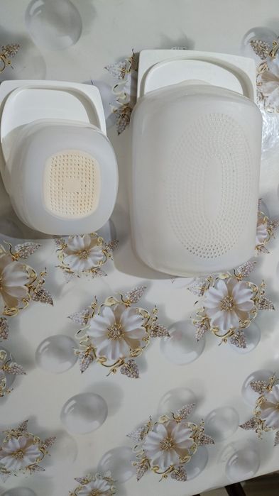 Продам сырницу и хлебницу от Tupperware