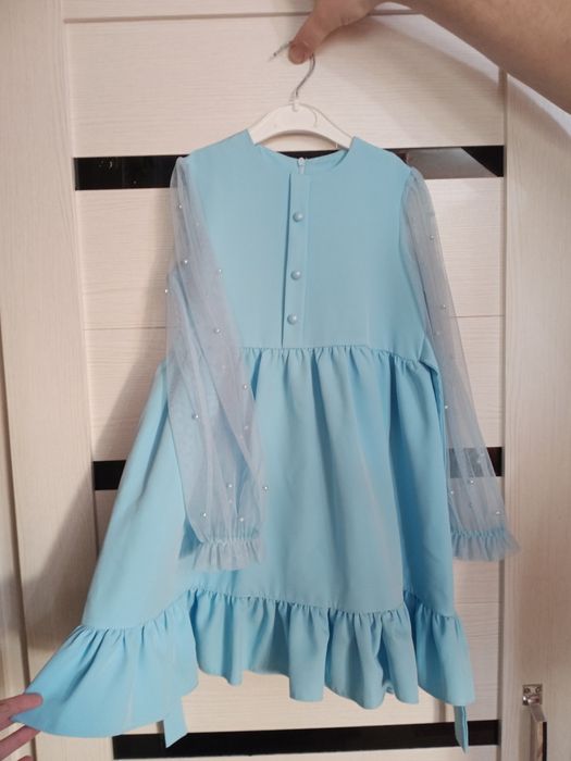 Продам Нарядные платья для девочки