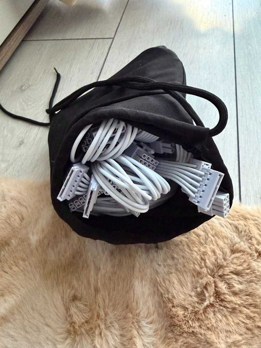 Sursa Lian Li SP850  SFX 80+ Gold  modulara/Alb