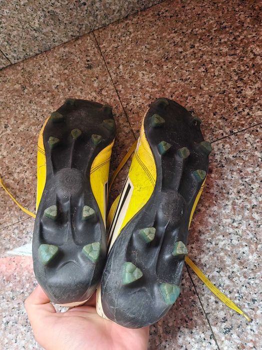 Футболни обувки - бутонки 44