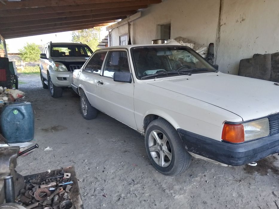 Продам срочно ауди 80