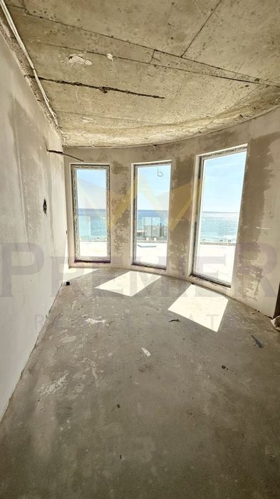 Морски апартамент, 118 м2, 2 спални, първа линия