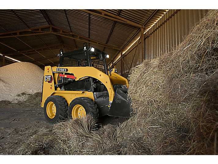 Колесный мини-погрузчик CAT [226B3] 680кг