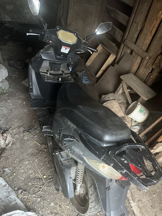 Продам скутер 50 кубов